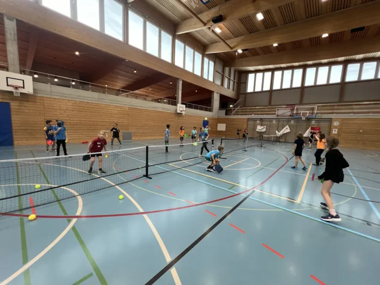 Événement de pickleball avec les enfants